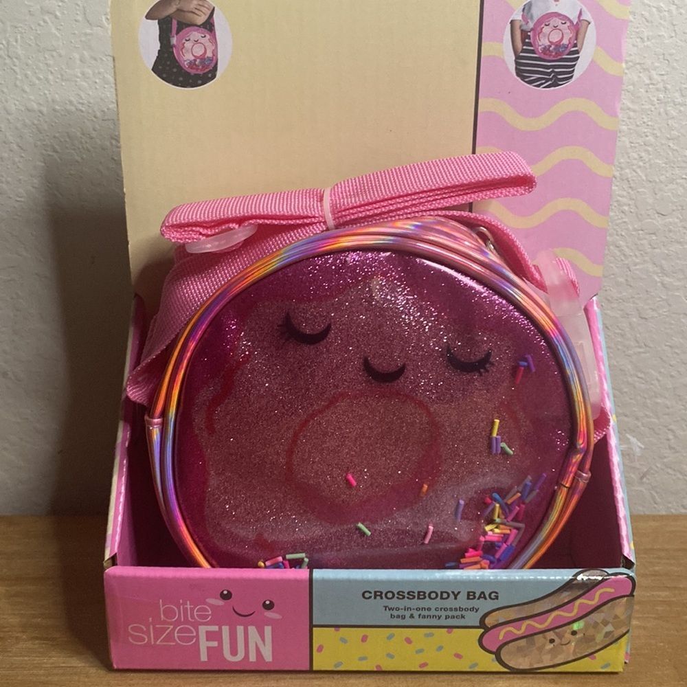 NWT Girl’s Pink Donut Purse Crossbody Bag Fanny pack Food Purse Foodie